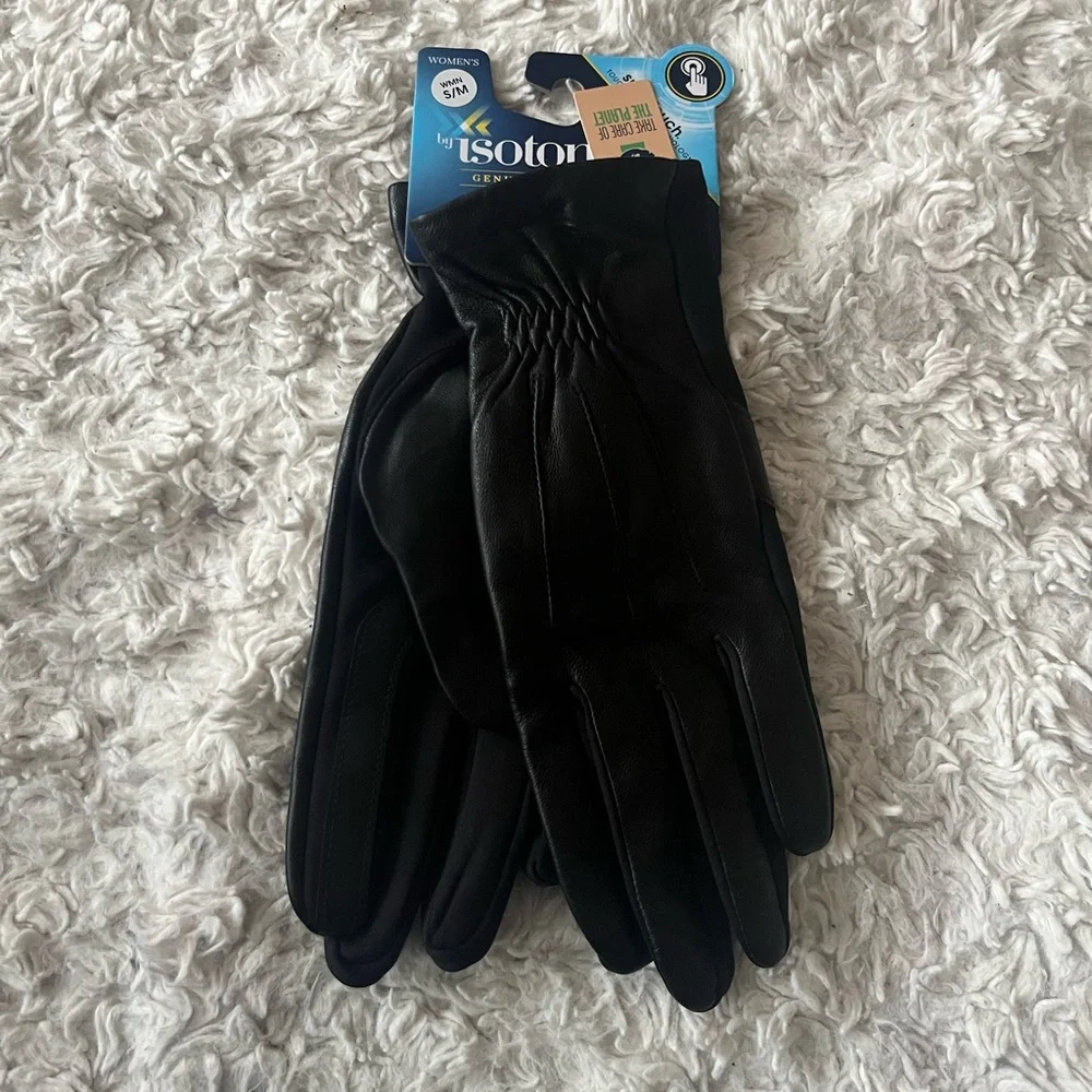 Isotoner women's Sleekheat Stretch Leather Touchscreen Gloves
